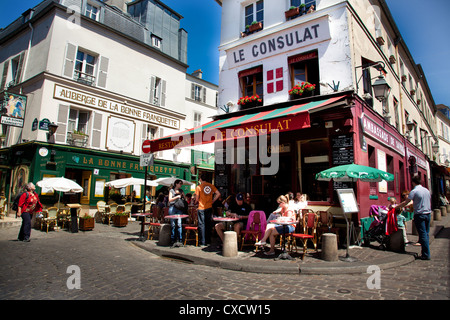 Historic buildings in the Montmartre district of Paris Stock Photo