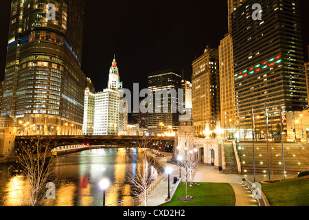 Scenic View on Chicago River at Night Stock Photo