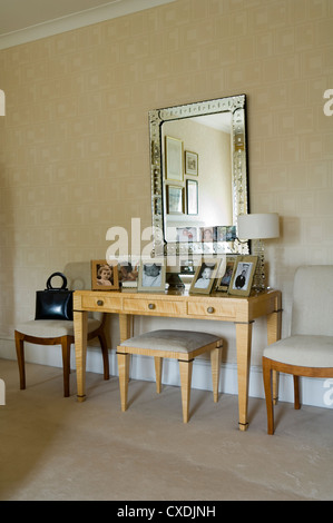 London apartment of designer Emily Todhunter Stock Photo