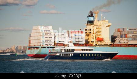 The Maersk line Sea Land Champion laden with containers leaves port in the New York and New Jersey harbor Stock Photo