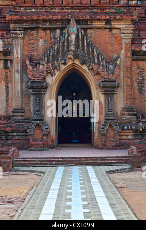 Entryway of the SULAMANI TEMPLE built in 1183 by Narapatisithu - BAGAN, MYANMAR Stock Photo