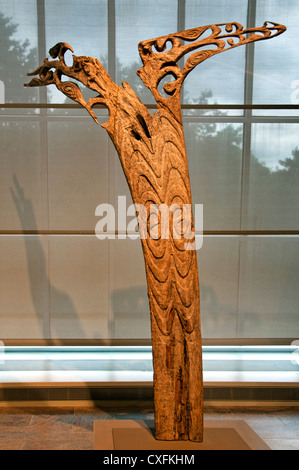 Statue Of Sentani Papua Stock Photo - Alamy