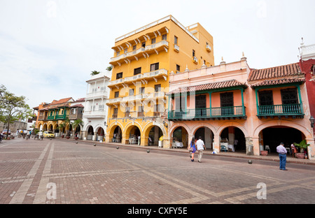 Spanish colonial architecture houses around Plaza de los Coches, Cartagena de Indias, Colombia. Stock Photo
