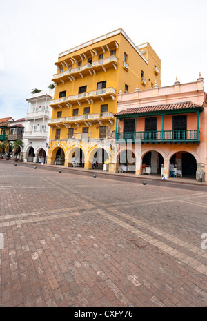 Spanish colonial architecture houses around Plaza de los Coches, Cartagena de Indias, Colombia. Stock Photo