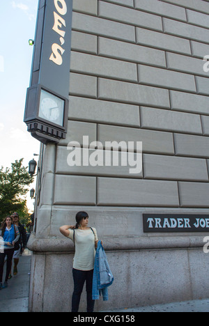 New York City, NY, USA, Shopping, Food Stores, 'Trader Joe's' in Converted Savings Ba-nk Building in Brooklyn, Murray Hill, Street Scenes, Stock Photo