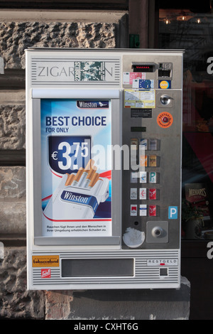 what is an electronic cigarette What Are the Differences Between an E-Cigarette and a Vape Kit?