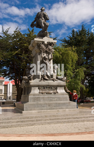 Elk198-4029v Chile, Patagonia, Punta Arenas, Plaza Munoz Gamero, statue of Magellan, model released Stock Photo