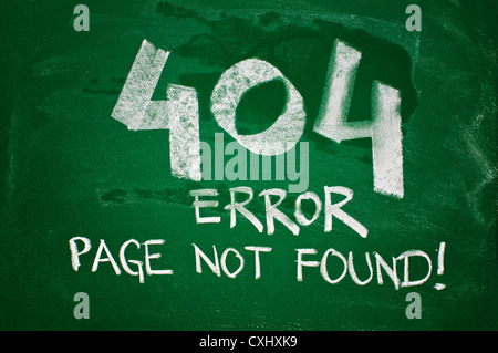 404 error, page not found - message handwritten with chalk on a green school board Stock Photo