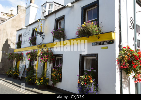 Town of Melrose, Scotland. The Ship Inn is located close to the historic East Port gate entry to the town of Melrose. Stock Photo