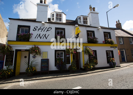 Town of Melrose, Scotland. The Ship Inn is located close to the historic East Port gate entry to the town of Melrose. Stock Photo