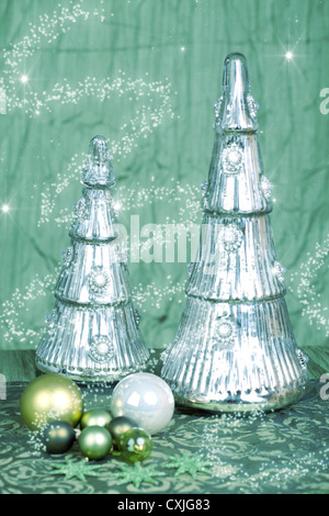 Weihnachtsschmuck Weihnachtskarte grün Lichtsterne Christmas decorations Christmas card green silver light Stars Stock Photo