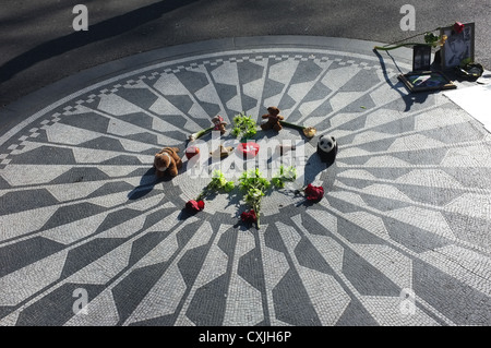 Central Park New York John Lennon Memorial Strawberry Fields Stock Photo