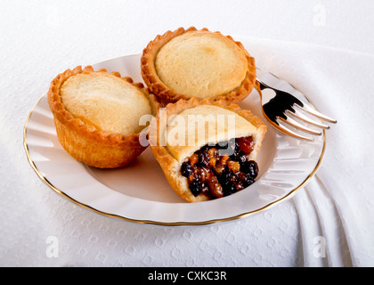 Christmas fruit mince pies with a pastry star on top Stock Photo - Alamy