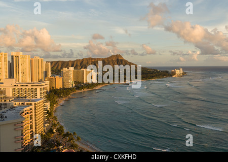 Hawaii Honolulu Waikiki Beach and Diamondhead Stock Photo - Alamy