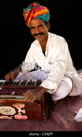 Managaniyar, a musician community performing at a village near Udaipur, India. Stock Photo