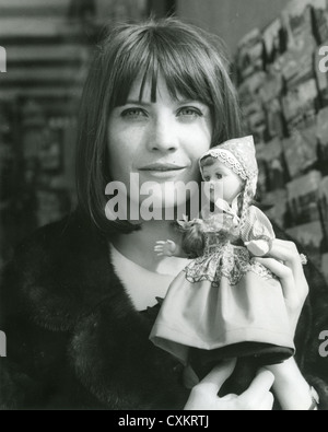 SANDIE SHAW UK pop singer in Holland in 1964 Stock Photo