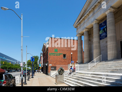 Erie Art Museum on State Street in downtown Erie, Pennsylvania, USA Stock Photo