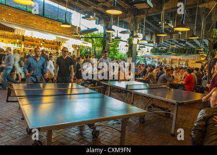 New York City, NY, USA, People in the Beer Garden, 'Biergarten' near the High Line Garden, in the Meatpacking District, Playing Ping Pong, Table Tennis Stock Photo