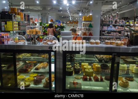 New York, NY, USA, Gourmet Food Grocery , American Bakery, Cakes bakery shelves display, Shopping in Greenwich Village, Citarella Store Stock Photo