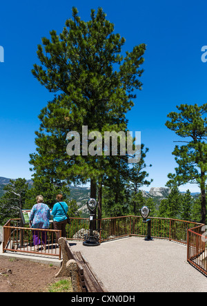 View of Mount Rushmore from Norbeck Overlook, Iron Mountain Road in Black Hills National Forest near Keystone, South Dakota, USA Stock Photo