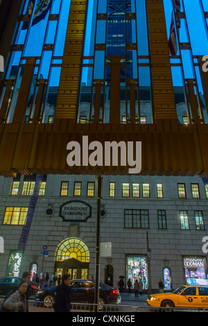 New York City, Shopping, Fifth Avenue, 59th Streets, Night, Manhattan, 'Bergdorf Goodman » Department Store, Building Front Stock Photo