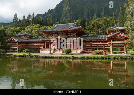 Elk284-1743 Hawaii, Oahu, Windward side, Byodo In Temple Stock Photo