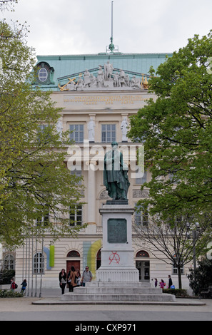 Joseph Ressell statue with the Vienna University of Technology behind (Technische Hochschule),Karlsplatz, Vienna (Wien), Austria Stock Photo