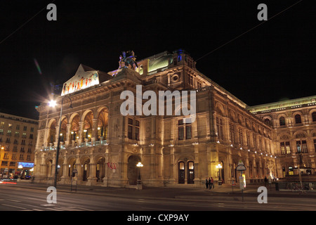 The Vienna State Opera (Wiener Staatsoper) at night, Vienna (Wien), Austria. Stock Photo