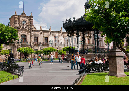 Guadalajara's Plaza de Armas and Palacio de Gobierno (Government Palace) with iron pavilion from Paris at right Stock Photo