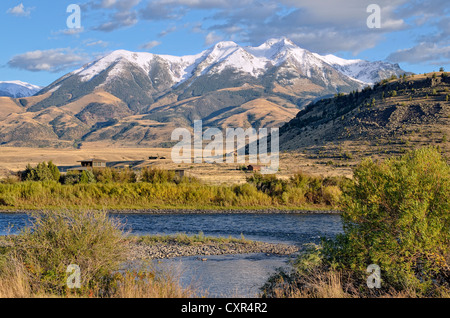 Emigrant Peak, 3327m, with the Yellowstone River, Absaroka Range, Paradise Valley, Livingston, Montana, USA Stock Photo
