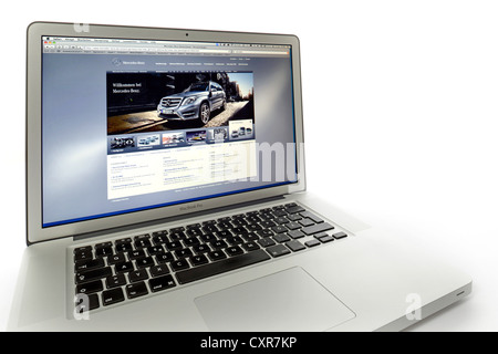 Mercedes-Benz, website displayed on the screen of an Apple MacBook Pro Stock Photo