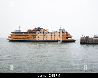 Staten Island Ferry before mooring at Staten Island, New York, USA, North America, America Stock Photo
