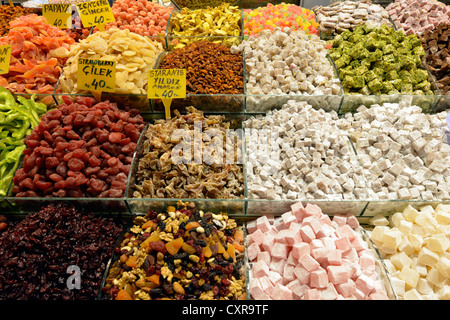 Turkish delight, Lokum, indoor spice bazaar, Egyptian bazaar, Eminoenue, Istanbul, Turkey, Europe, PublicGround Stock Photo