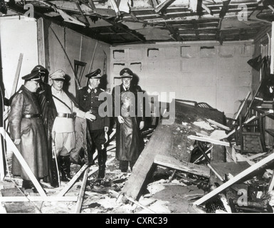 HERMAN GORING second from left shows Martin Bormann at left  damage in Hitler's HQ after assassination attempt 20 July 1944 Stock Photo