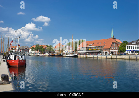 Small fishing boat at a German fishing port. Travemünde / Germany Stock  Photo - Alamy