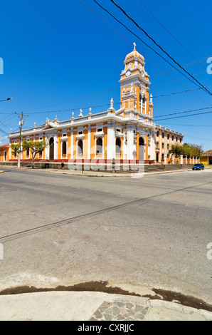 Iglesia de Xalteva church at a road junction, Granada, founded by the Spanish in 1524, Nicaragua, Central America Stock Photo