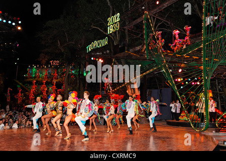 Show with dancers at the Tropicana open-air nightclub in the suburb of Marianao, La Habana, Havana Stock Photo