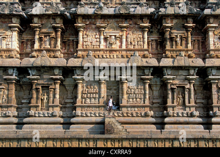 Priest, facade, Brihadisvara Temple, UNESCO World Heritage Site, Gangaikonda Cholapuram or Gangaikondacholapuram, Tamil Nadu Stock Photo