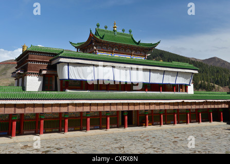 Tibetan Buddhism, monastery buildings built in the traditional Tibetan style, with green Chinese roof shingles and components Stock Photo