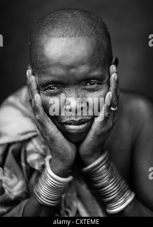 Bodi Tribe Old Woman With Bracelets, Hana Mursi, Omo Valley, Ethiopia Stock Photo