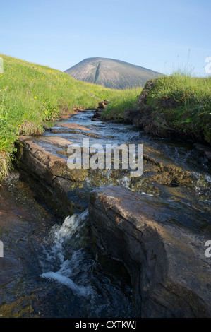 dh  HOY ORKNEY Cool mountain stream river running water over rocks Stock Photo