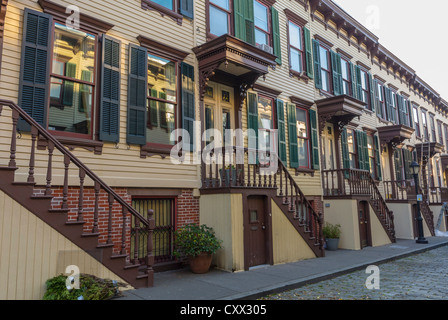 New York City, NY, USA, Empty Street Scenes, Historic Wooden Townhouses, Row Houses, in Harlem, Morris-Jumel, Manhattan, city buildings, housing new yorkers buildings empty Stock Photo