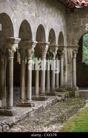 Eastern gallery of the cloister of Cathedral Notre-Dame de Saint-Bertrand-de-Comminges. Hautes-Pyrénées, France. Stock Photo