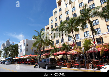 hotels and bars in the art deco historic district ocean drive miami south beach florida usa Stock Photo