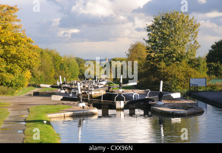 Autumn colours are evident at Hatton Locks, on the Grand Union Canal at Hatton, Warwickshire, England Stock Photo