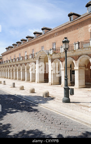 Casa de Oficios, Casa de los Caballeros, former residences of employees, Plaza de San Antonio, Aranjuez, Spain, Europe Stock Photo