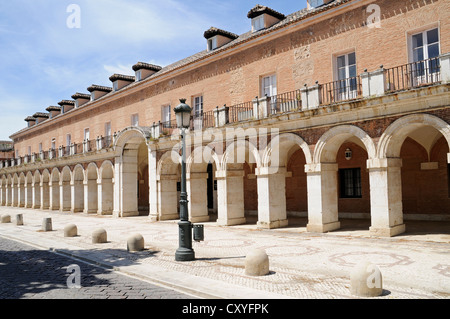 Casa de Oficios, Casa de los Caballeros, former residences of employees, Plaza de San Antonio, Aranjuez, Spain, Europe Stock Photo