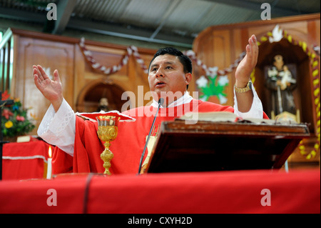 Whitsun mass, consecration, Dios Con Nosotros church parish, El Mesquital, Guatemala City, Guatemala, Central America Stock Photo