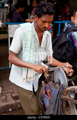 Knife Grinder in Kolkata, India Stock Photo