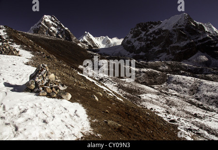 Cho La Pass 5400m a.s.l is a part of  demanding circuit connecting Khumbu Glacier valey and Ngozumba Glacier valey in Nepal Stock Photo